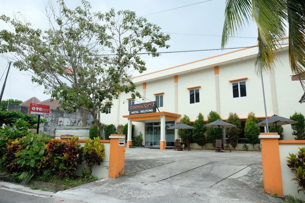Oyo 1616 Hotel Central City 2 Tanjung Pandan Exteriör bild