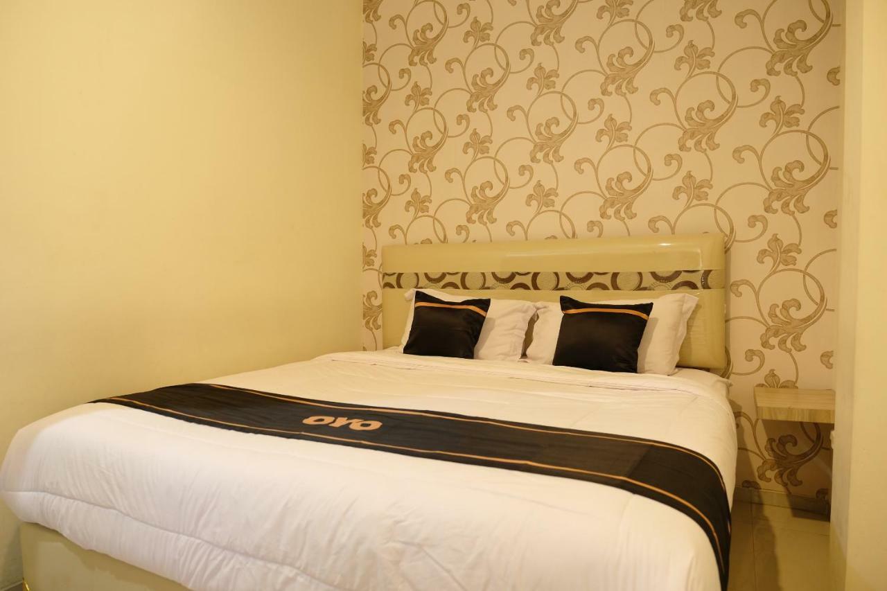 Oyo 1616 Hotel Central City 2 Tanjung Pandan Exteriör bild