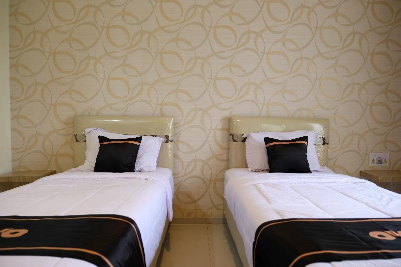 Oyo 1616 Hotel Central City 2 Tanjung Pandan Exteriör bild
